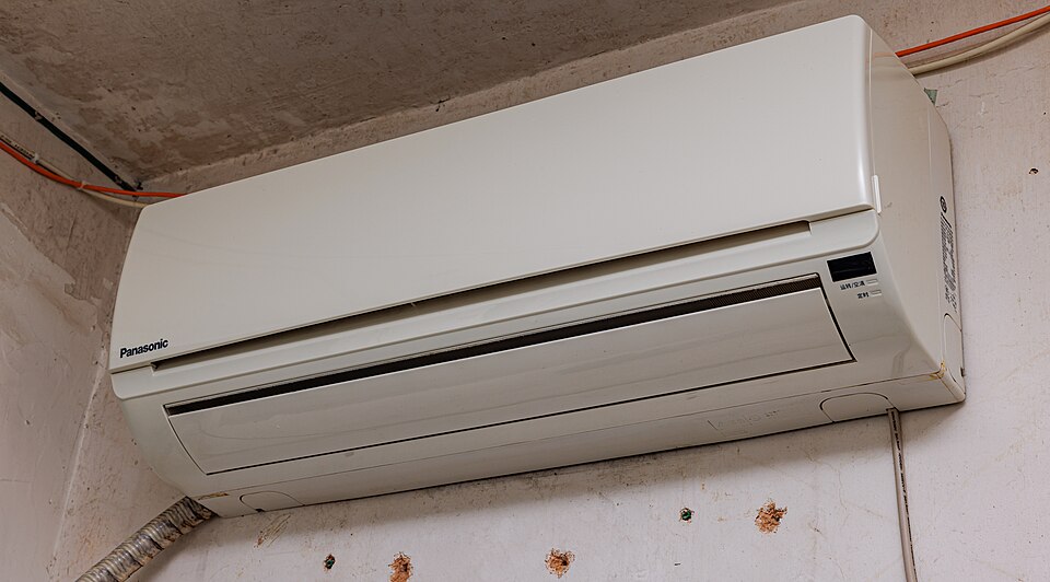 Blue Star 1 Ton 3 Star Window AC